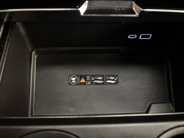 Used 2025 GMC Yukon Denali image 32