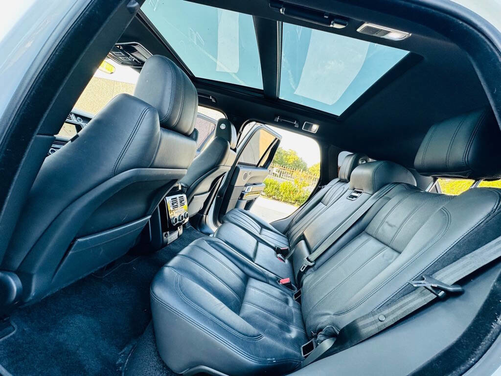 Used 2017 Land Rover Range Rover HSE image 16