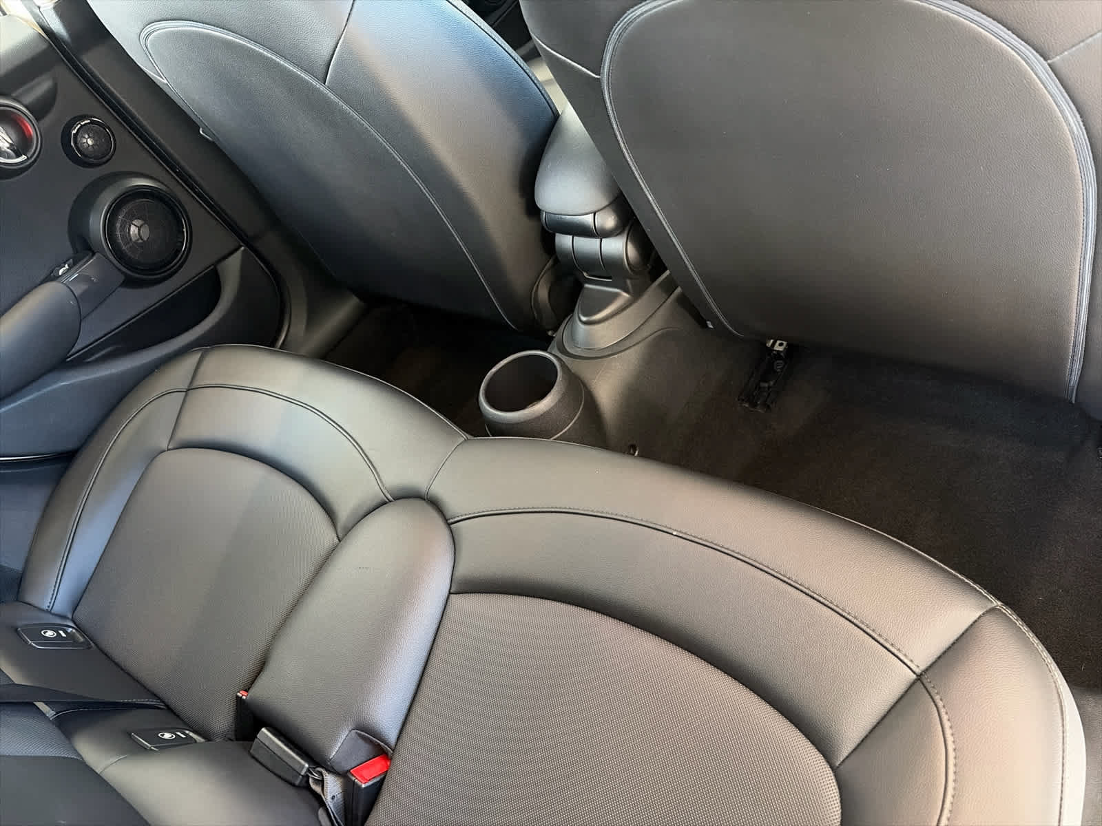 Used 2017 MINI Cooper 4-Door Hardtop FWD image 11