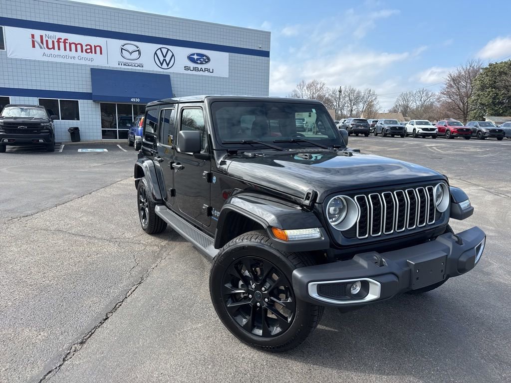 Used 2025 Jeep Wrangler Unlimited Sahara image 1