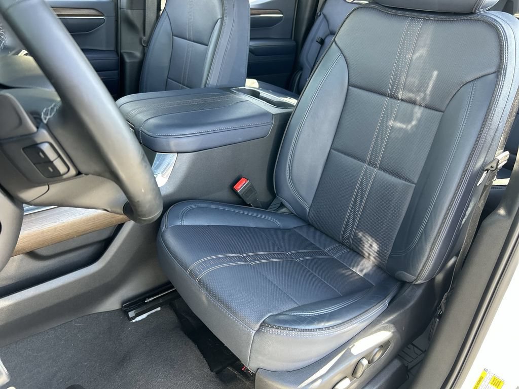 Used 2023 Chevrolet Silverado 1500 High Country w/ Technology Package AWD/4WD image 19
