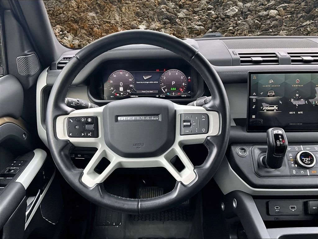 Used 2024 Land Rover Defender 110 SE image 5
