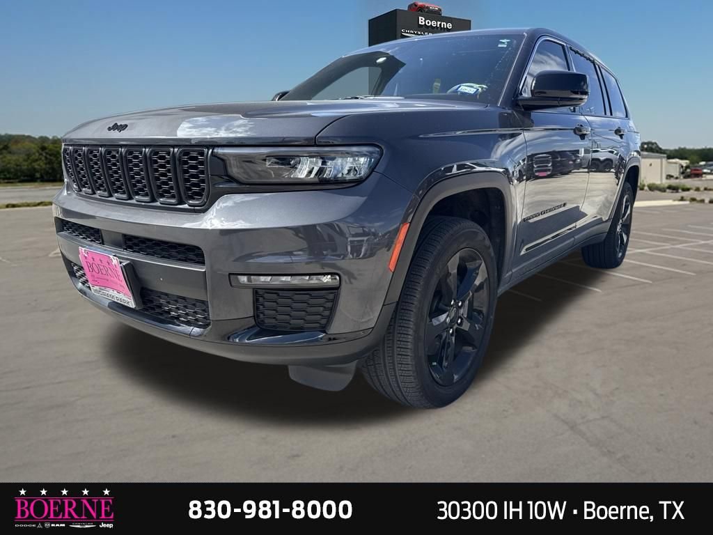Used 2025 Jeep Grand Cherokee L Limited w/ Black Appearance Package AWD/4WD image 3