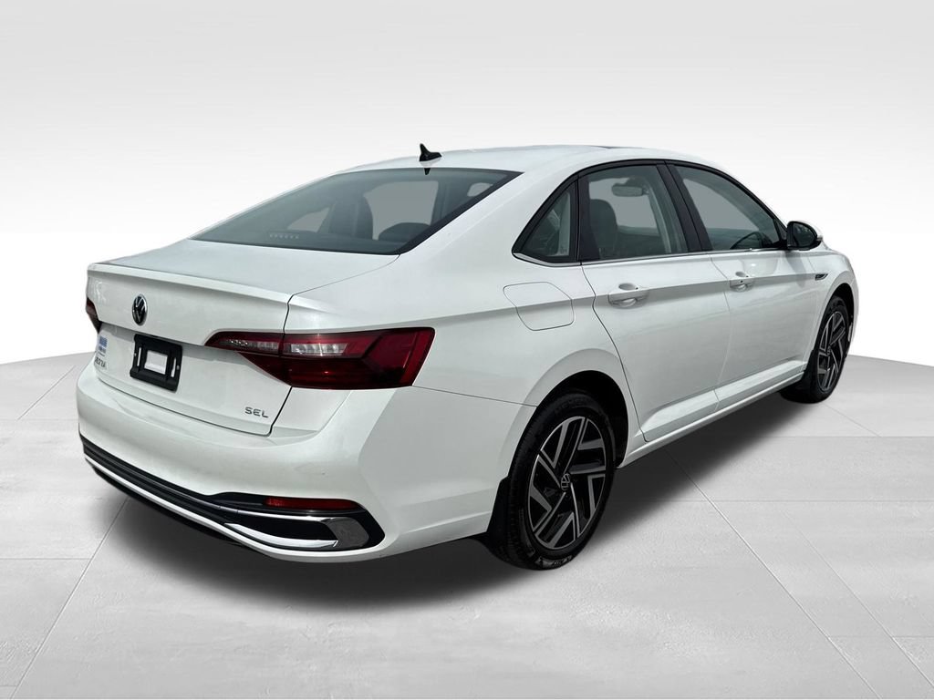 Used 2024 Volkswagen Jetta SEL FWD image 2