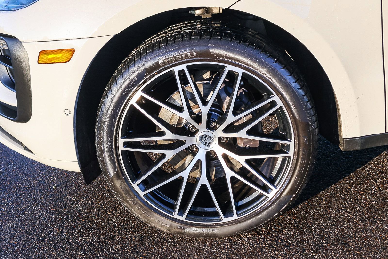 Used 2022 Porsche Macan Base image 9