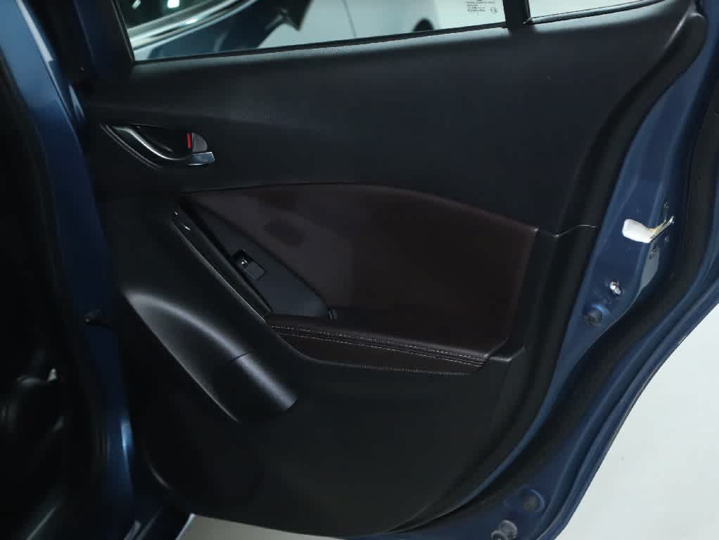 Used 2018 MAZDA MAZDA3 Grand Touring FWD image 29