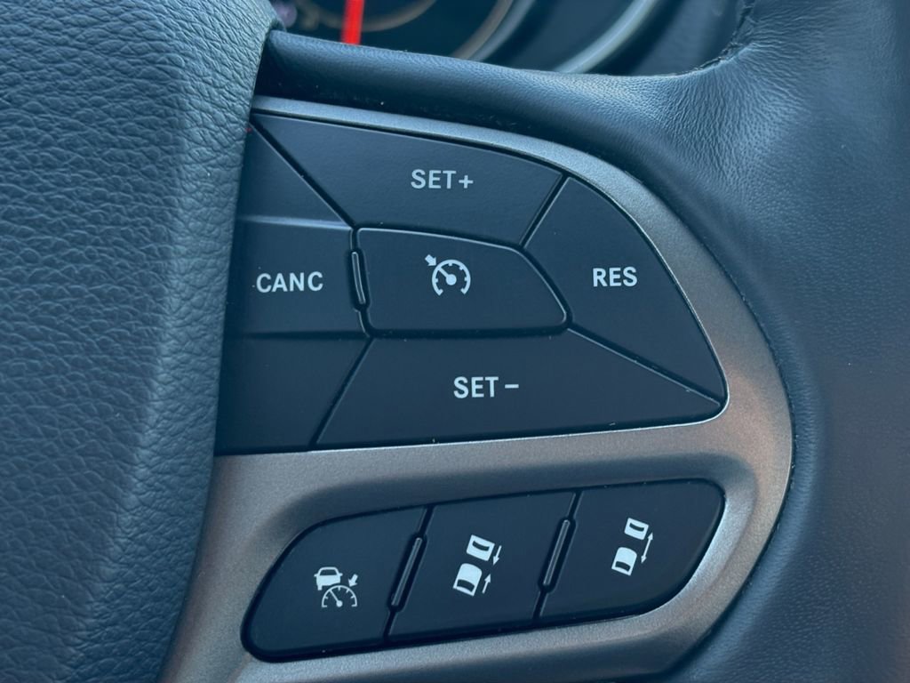 Used 2019 Jeep Cherokee Limited w/ Technology Group image 15