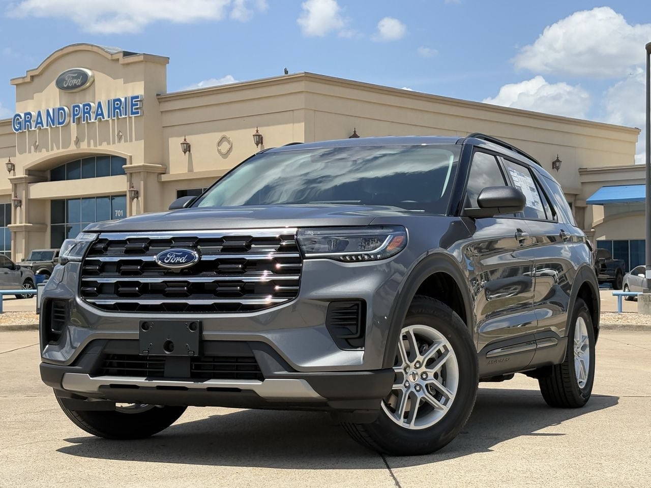 New 2026 Ford Explorer Active AWD/4WD image 2