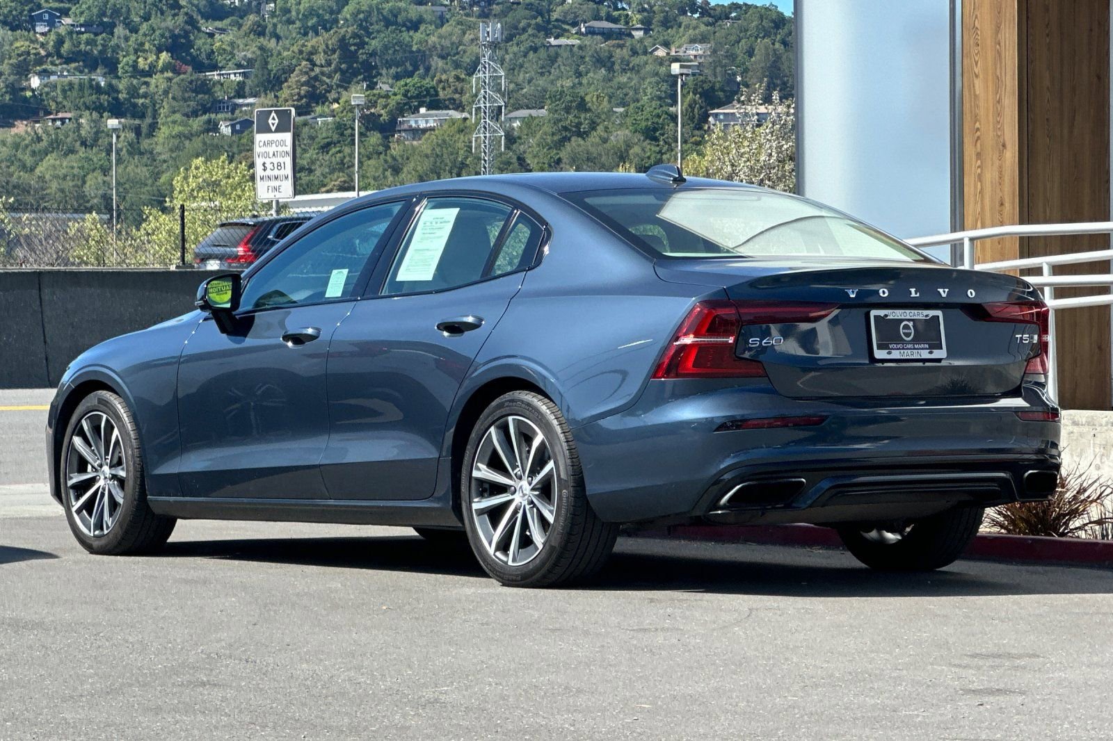 Used 2021 Volvo S60 T5 Momentum image 6