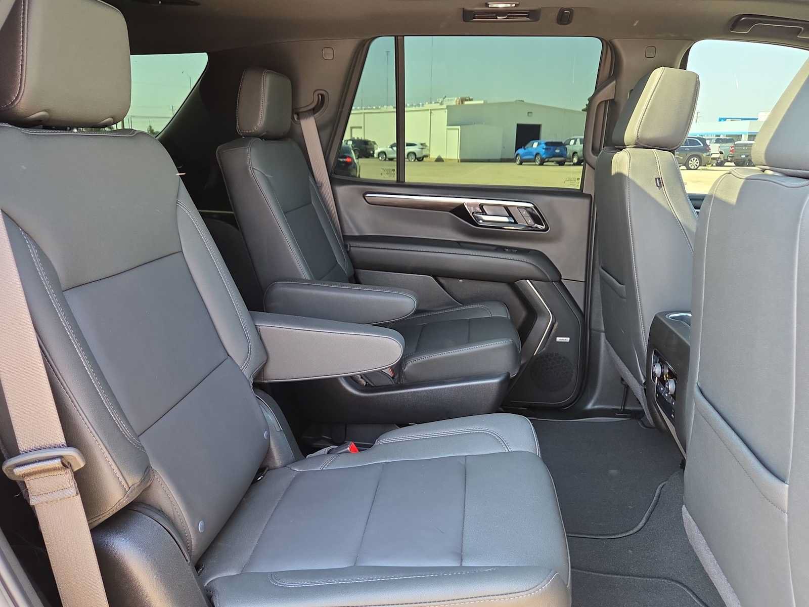 Used 2026 Chevrolet Tahoe Z71 w/ Comfort Package AWD/4WD image 17