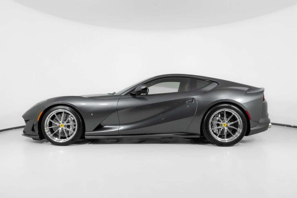 Used 2019 Ferrari 812 Superfast RWD image 3