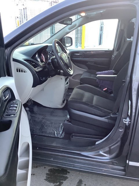 Used 2019 Dodge Grand Caravan SE image 12