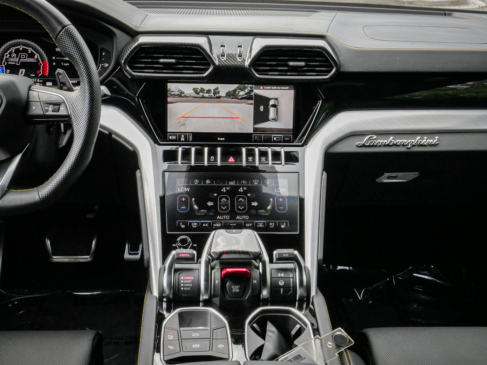 Used 2021 Lamborghini Urus AWD/4WD image 30