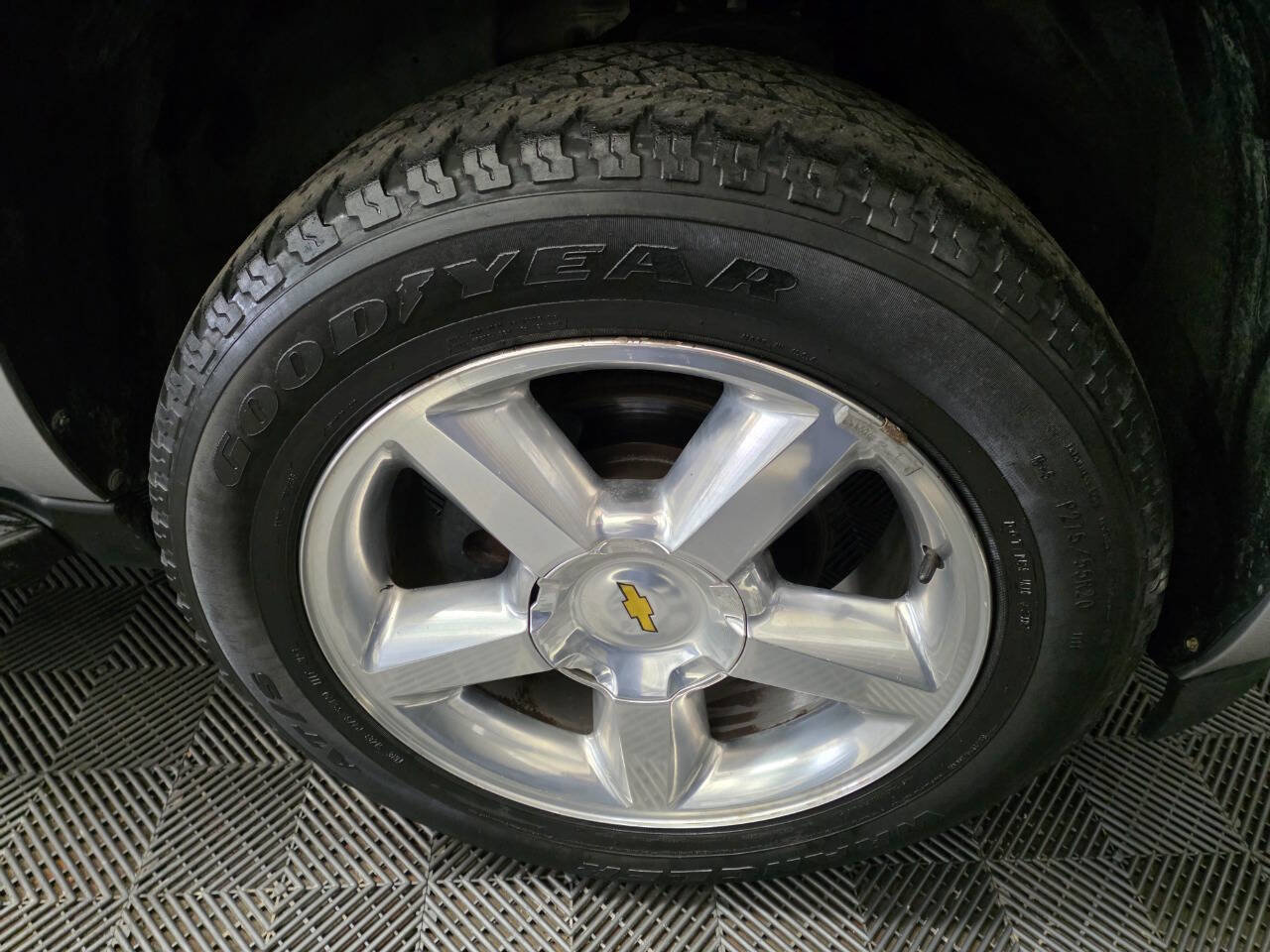 Used 2011 Chevrolet Avalanche LTZ RWD image 34