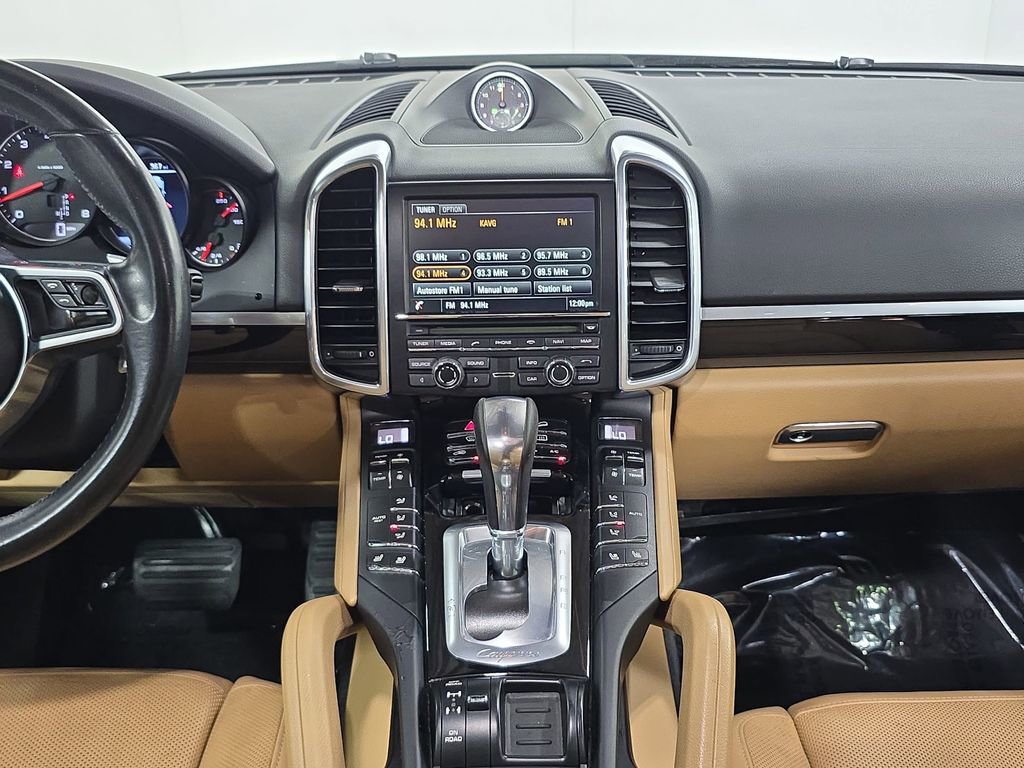 Used 2016 Porsche Cayenne image 16