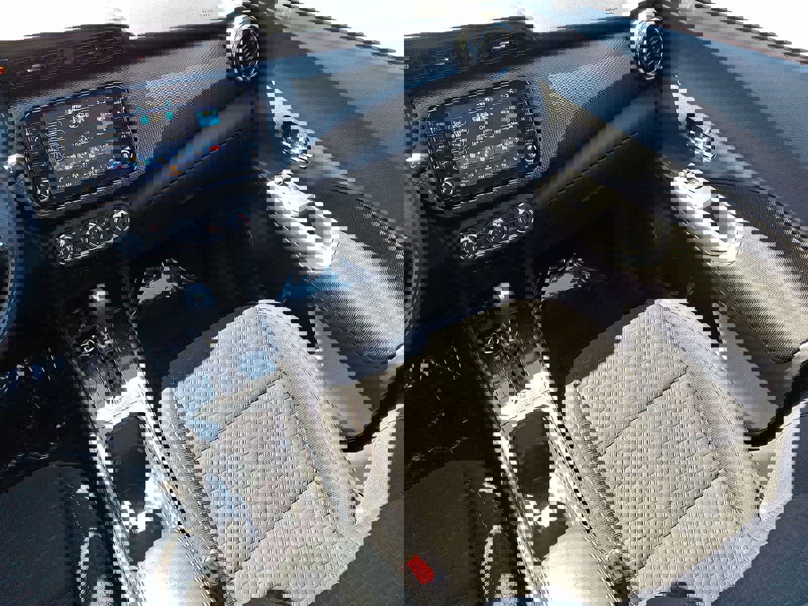 Used 2023 Nissan Kicks SV image 12