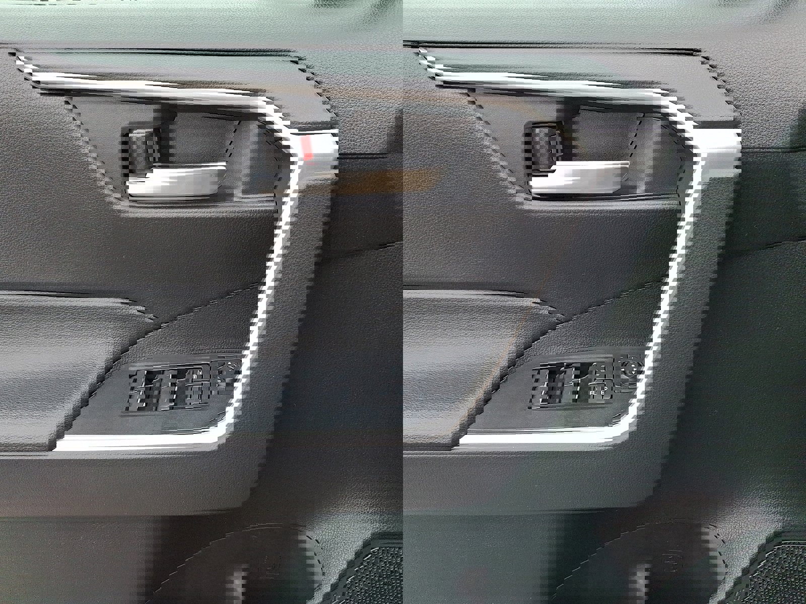 Used 2025 Toyota RAV4 XLE image 12