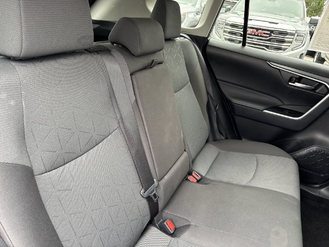 Used 2025 Toyota RAV4 XLE AWD/4WD image 25