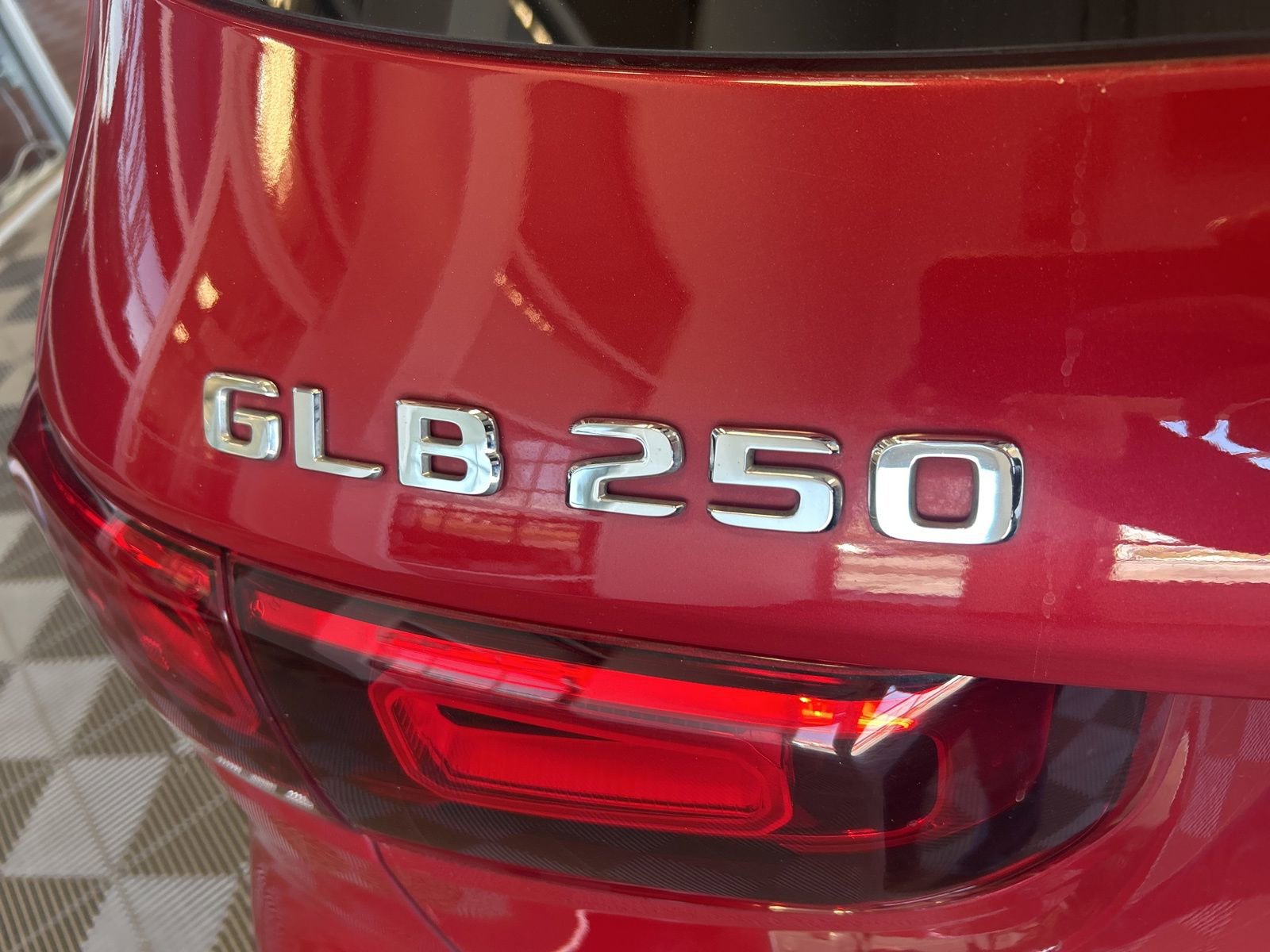 Used 2020 Mercedes-Benz GLB 250 4MATIC image 8