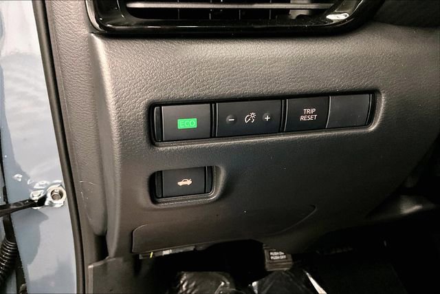 New 2025 Nissan Sentra SR w/ SR Premium Package image 31