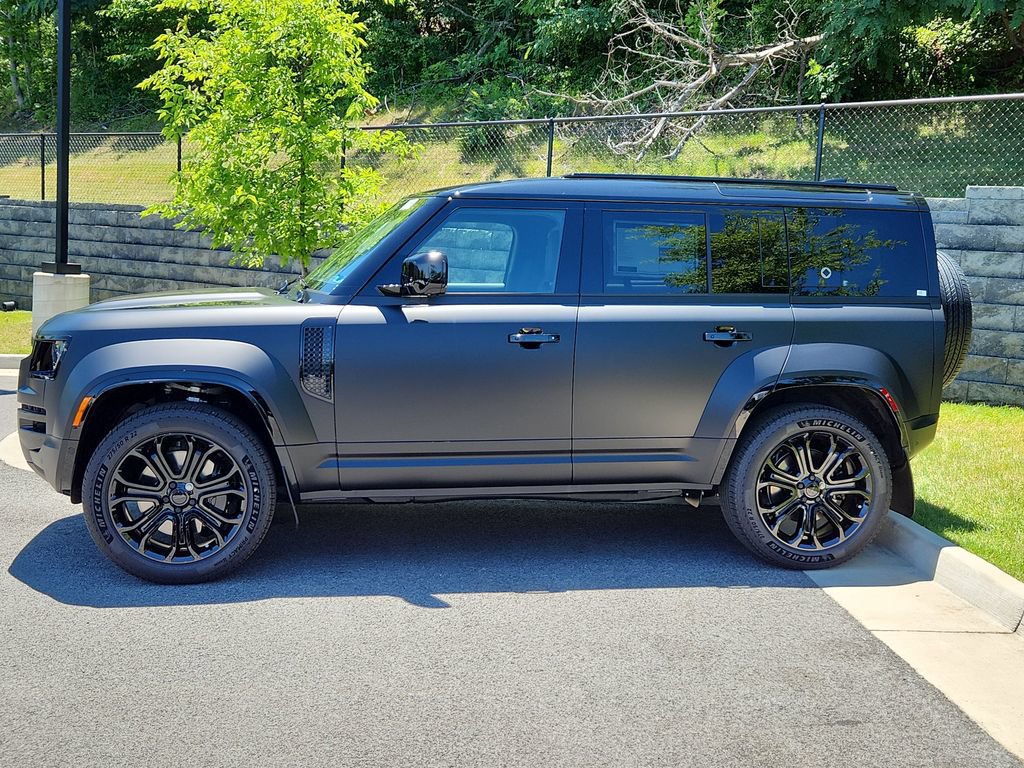 New 2026 Land Rover Defender 110 OCTA AWD/4WD image 6