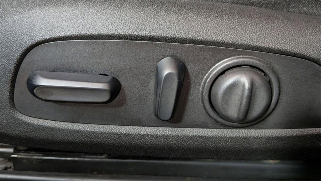 Used 2019 Chevrolet Malibu LT image 13