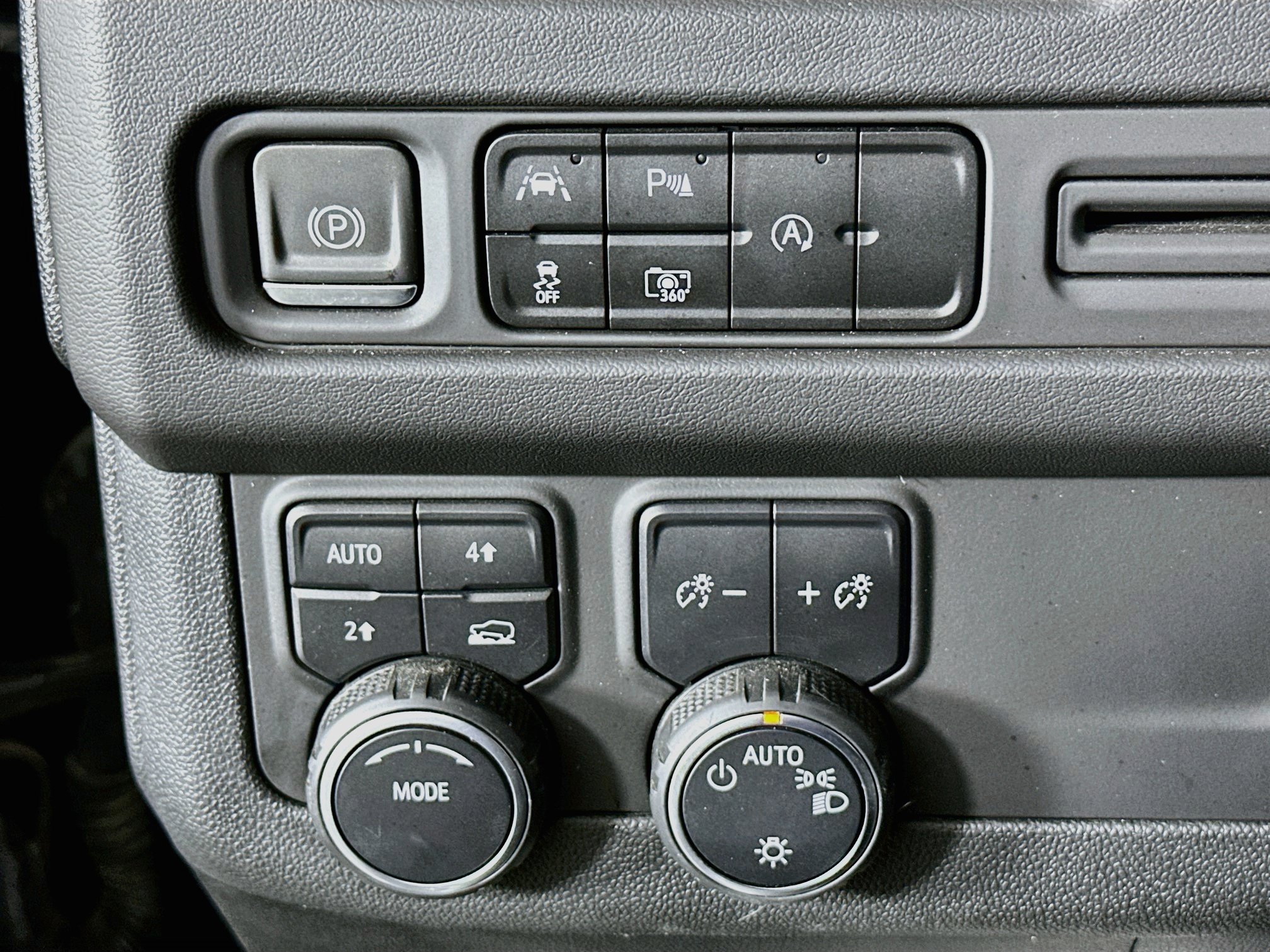 Used 2023 Chevrolet Tahoe RST w/ Luxury Package AWD/4WD image 16