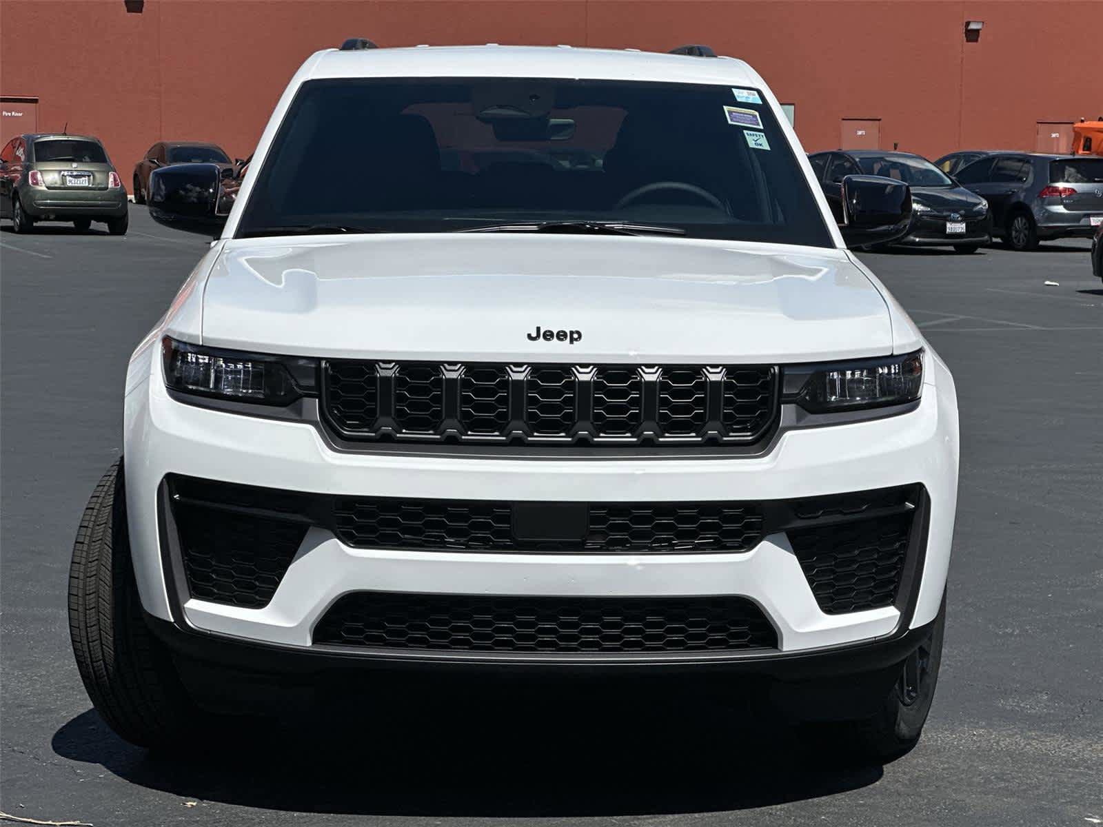 Used 2026 Jeep Grand Cherokee Altitude RWD image 6