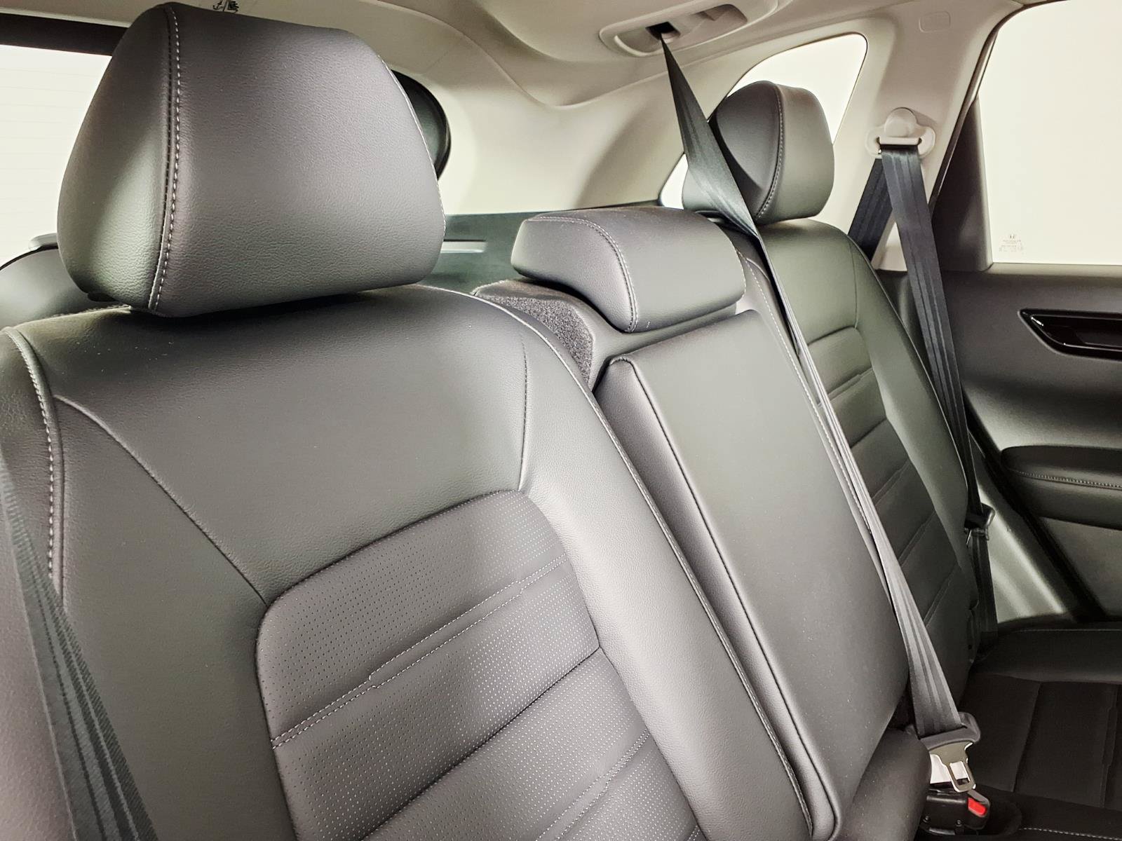 Used 2025 Honda CR-V EX-L image 12