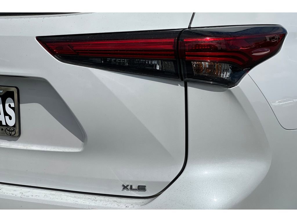 Used 2023 Toyota Highlander XLE image 33