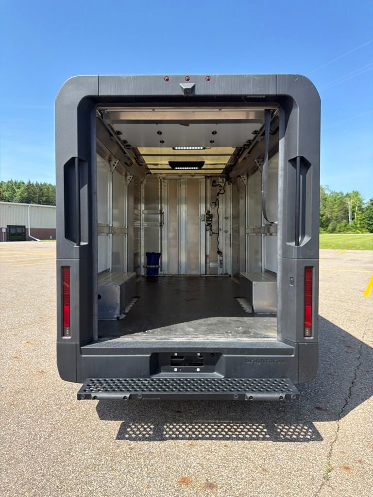 Used 2024 Chevrolet Brightdrop 600 w/ Commercial Equipment Package AWD/4WD image 20