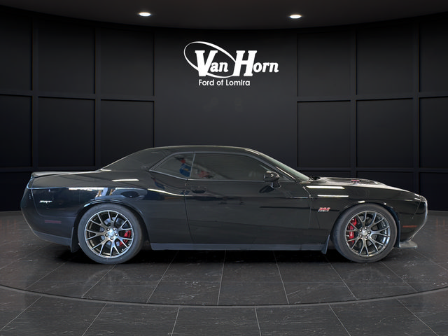 Used 2015 Dodge Challenger SRT w/ Technology Group RWD image 8