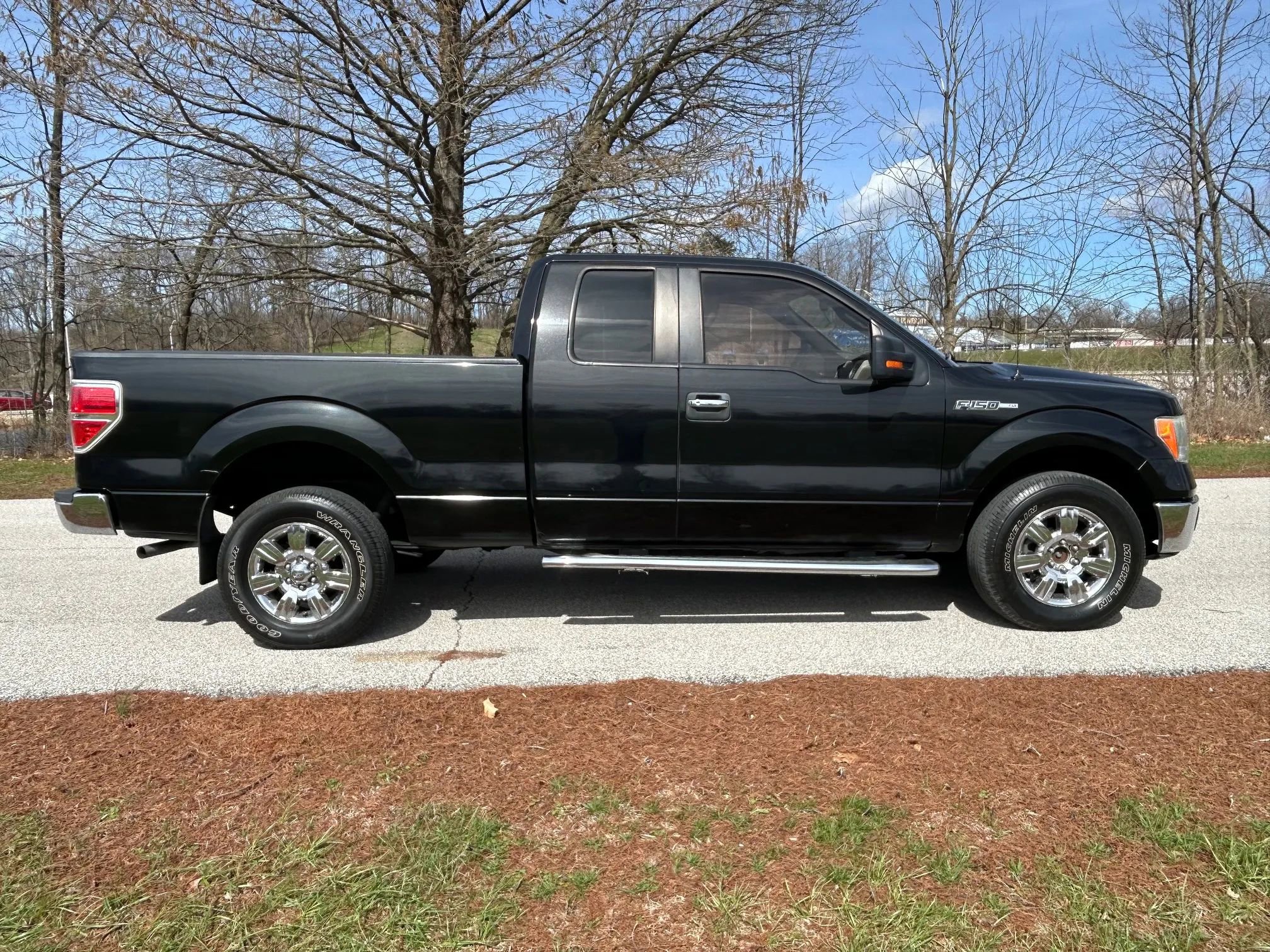 Used 2010 Ford F150 XLT image 8