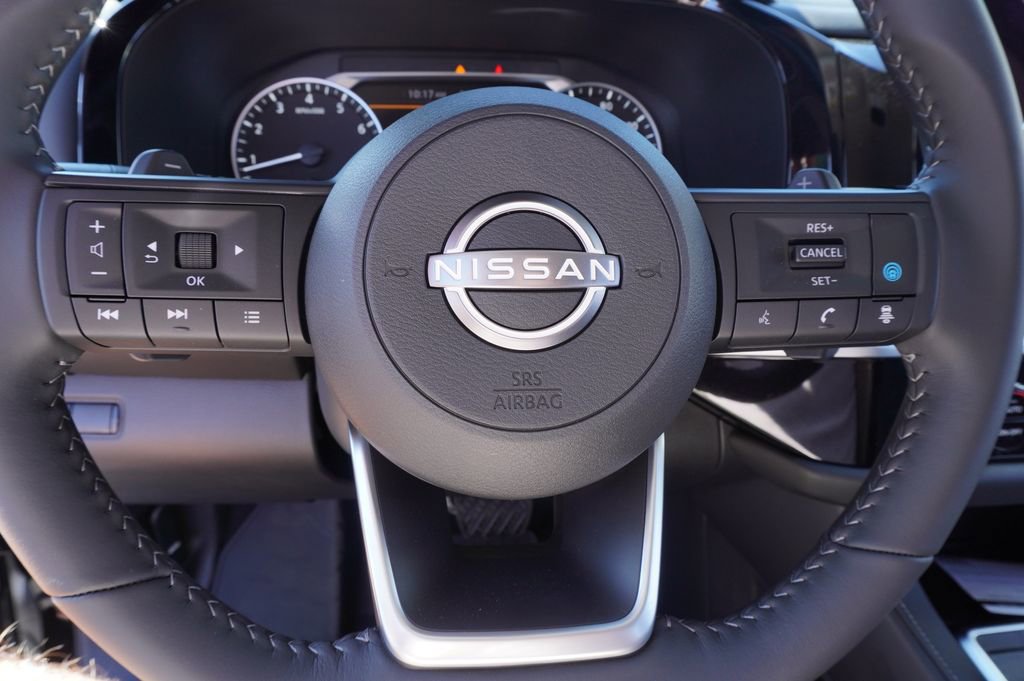 New 2025 Nissan Pathfinder SV image 18