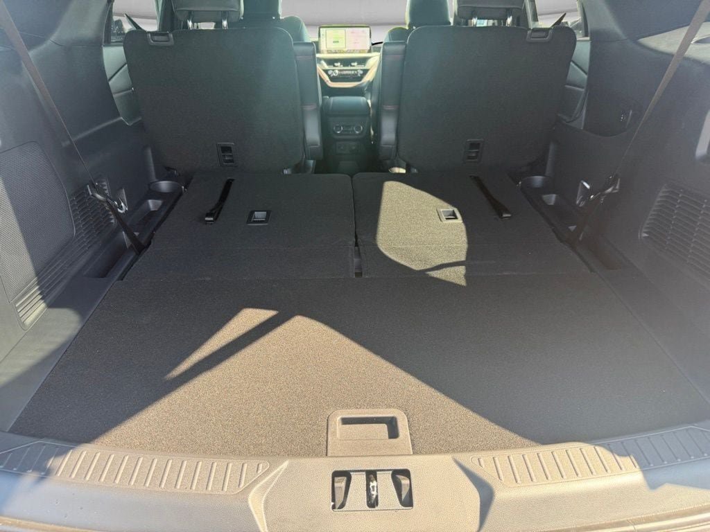 New 2026 Ford Explorer ST-Line w/ ST-Line Street Pack AWD/4WD image 6
