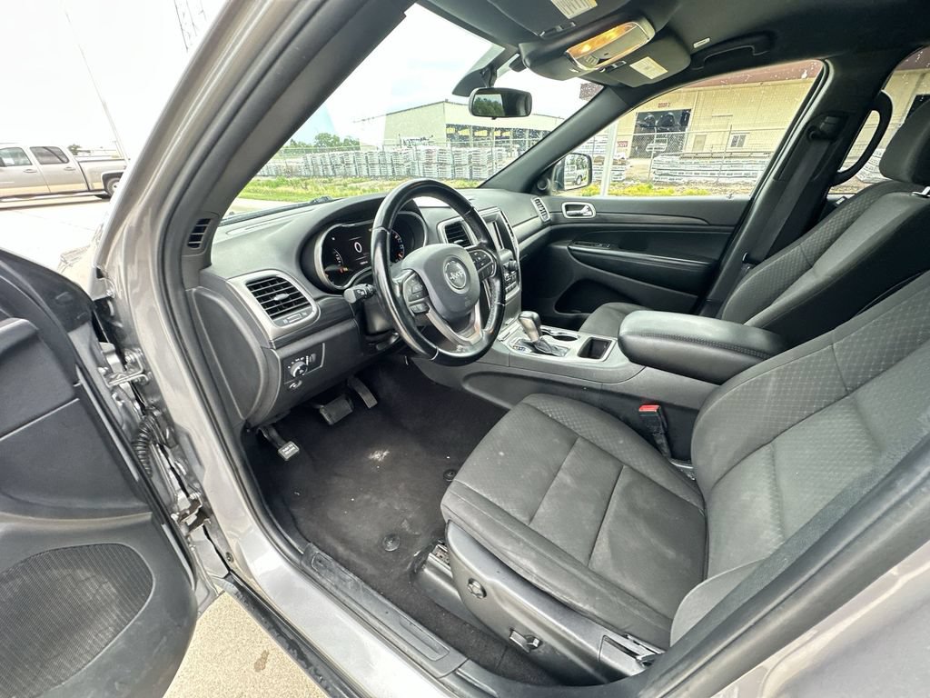 Used 2021 Jeep Grand Cherokee Laredo RWD image 10