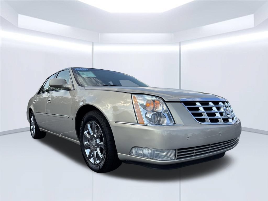 Used 2008 Cadillac DTS w/ Sun And Sound Package FWD image 8