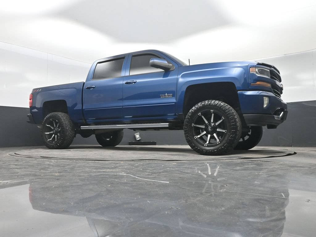 Used 2018 Chevrolet Silverado 1500 LT w/ Texas Edition AWD/4WD image 32