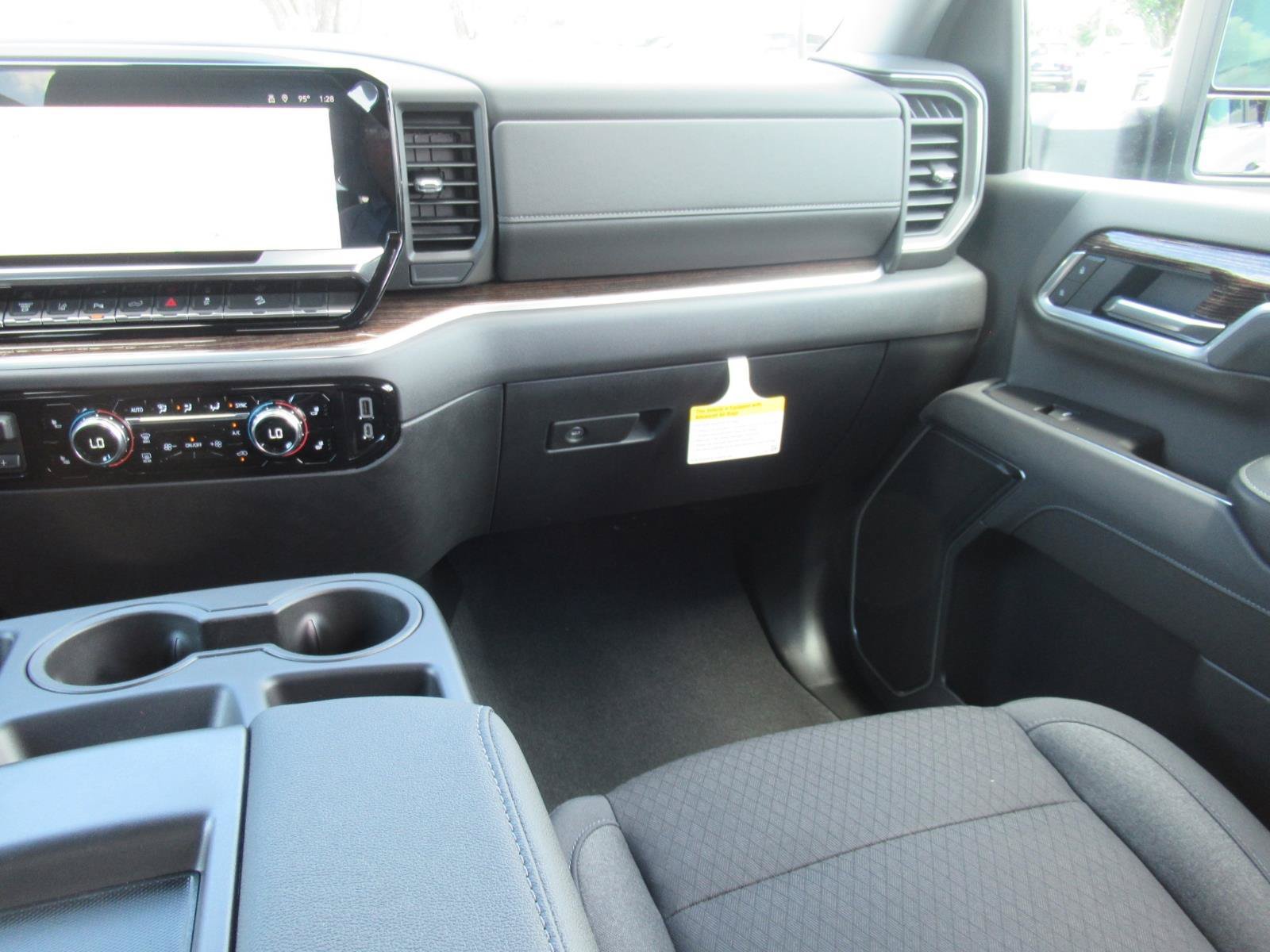 New 2026 GMC Sierra 2500 SLE w/ SLE Value Package; AWD/4WD image 14