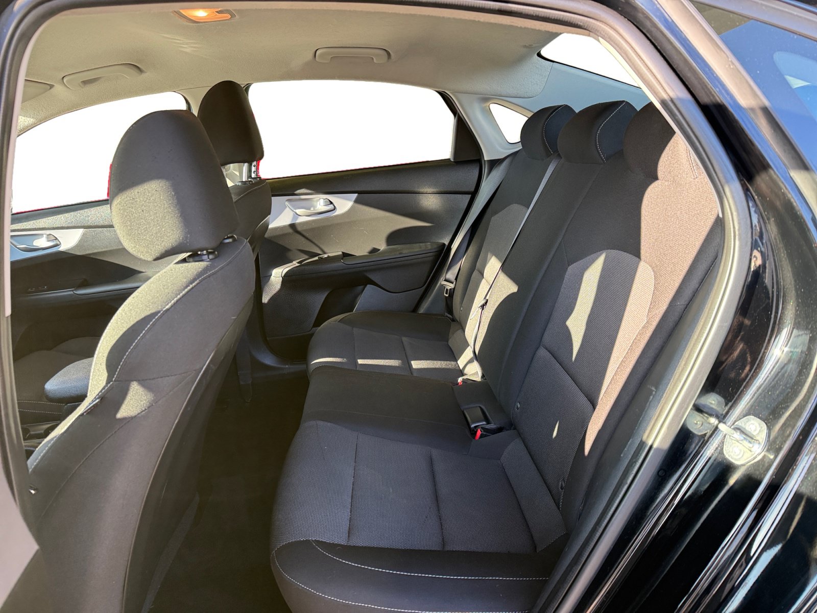 Used 2024 Kia Forte LXS w/ LXS Technology Package FWD image 16