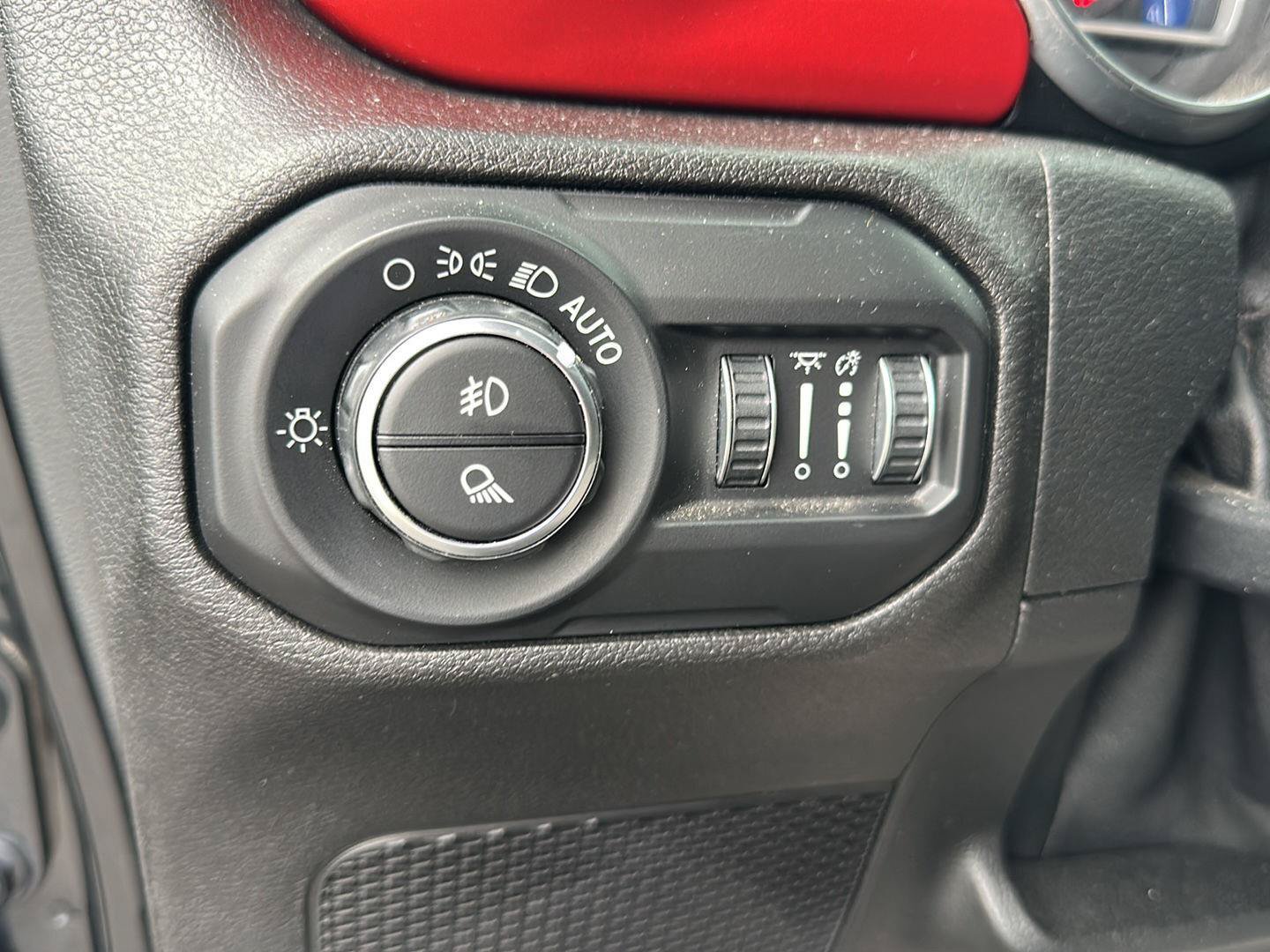Used 2020 Jeep Gladiator Rubicon AWD/4WD image 23