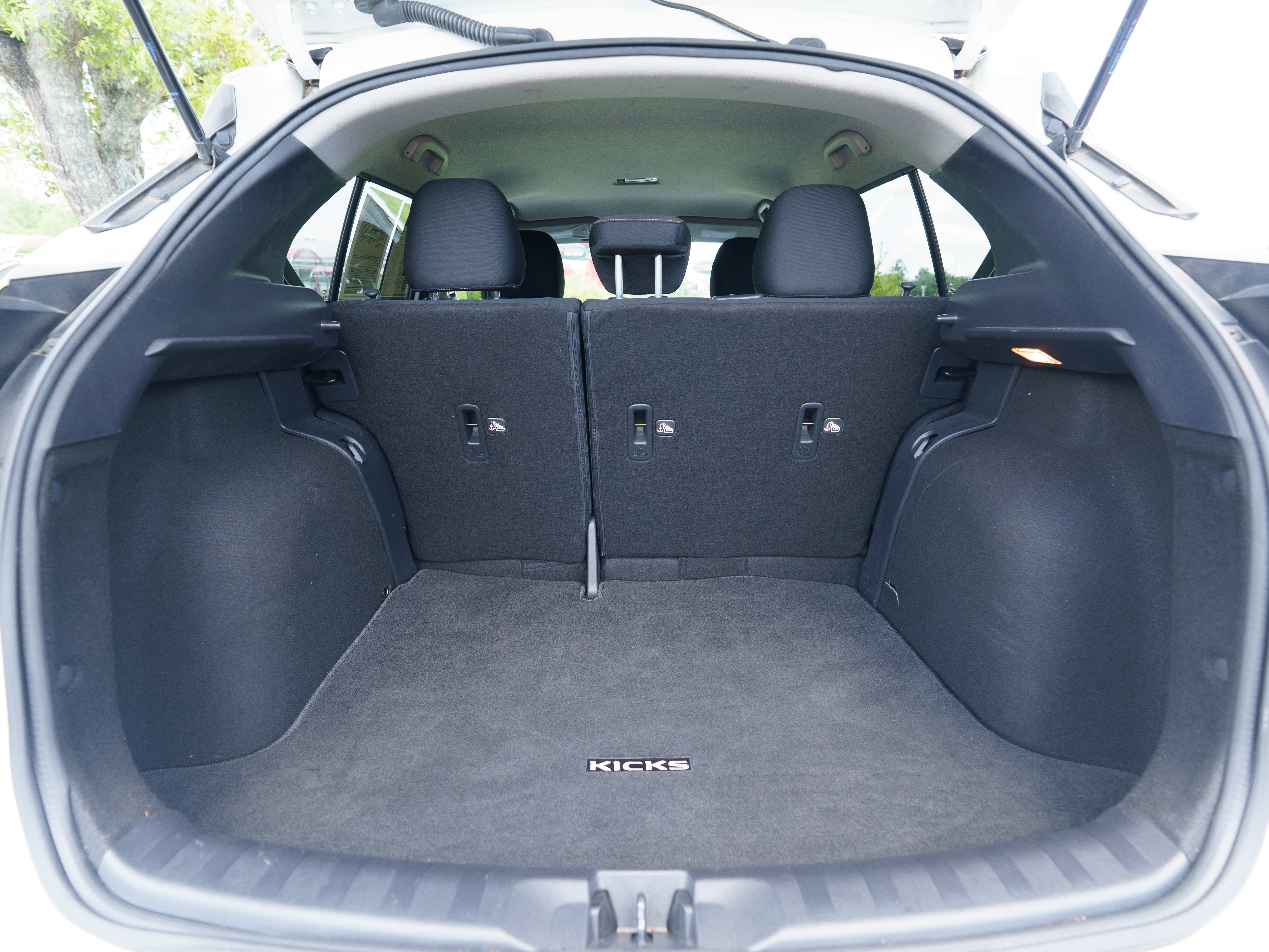 Used 2021 Nissan Kicks S FWD image 41