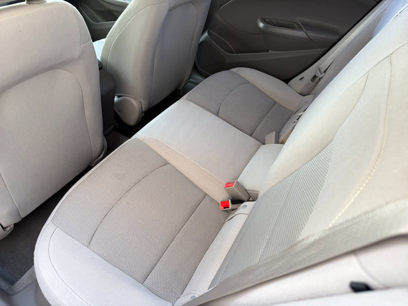 Used 2018 Chevrolet Cruze LS FWD image 4