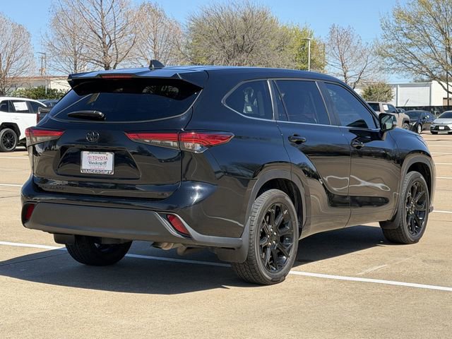 Used 2023 Toyota Highlander LE image 4