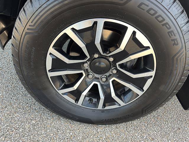 Used 2022 Toyota Tacoma TRD Sport w/ Technology Package AWD/4WD image 9