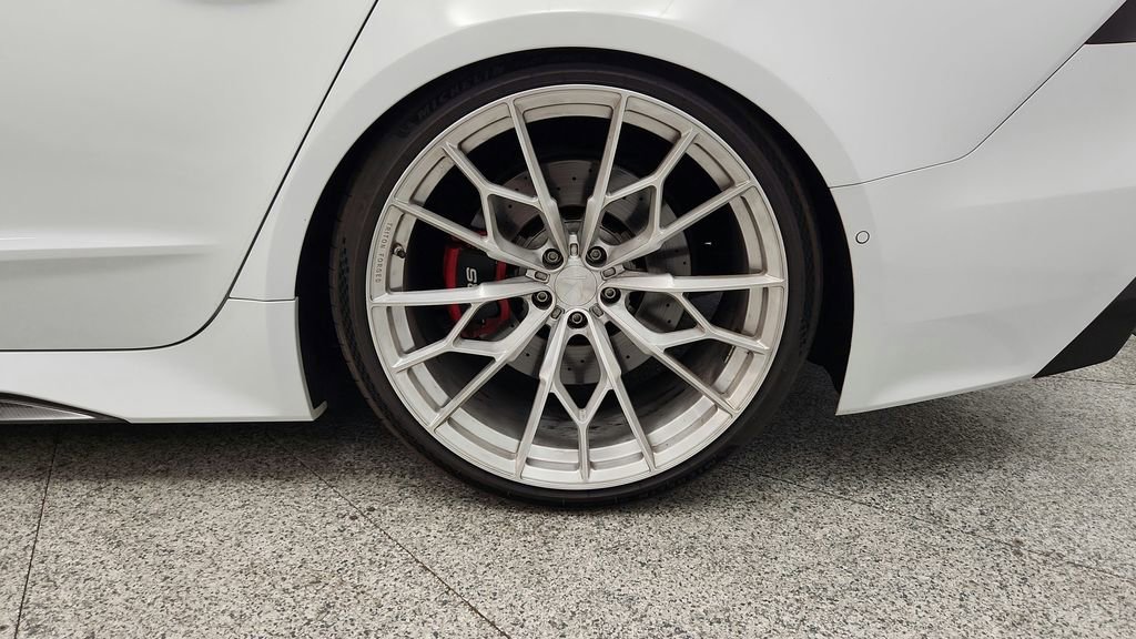 Used 2021 Audi RS 7 Sportback w/ Carbon Optic Package image 18