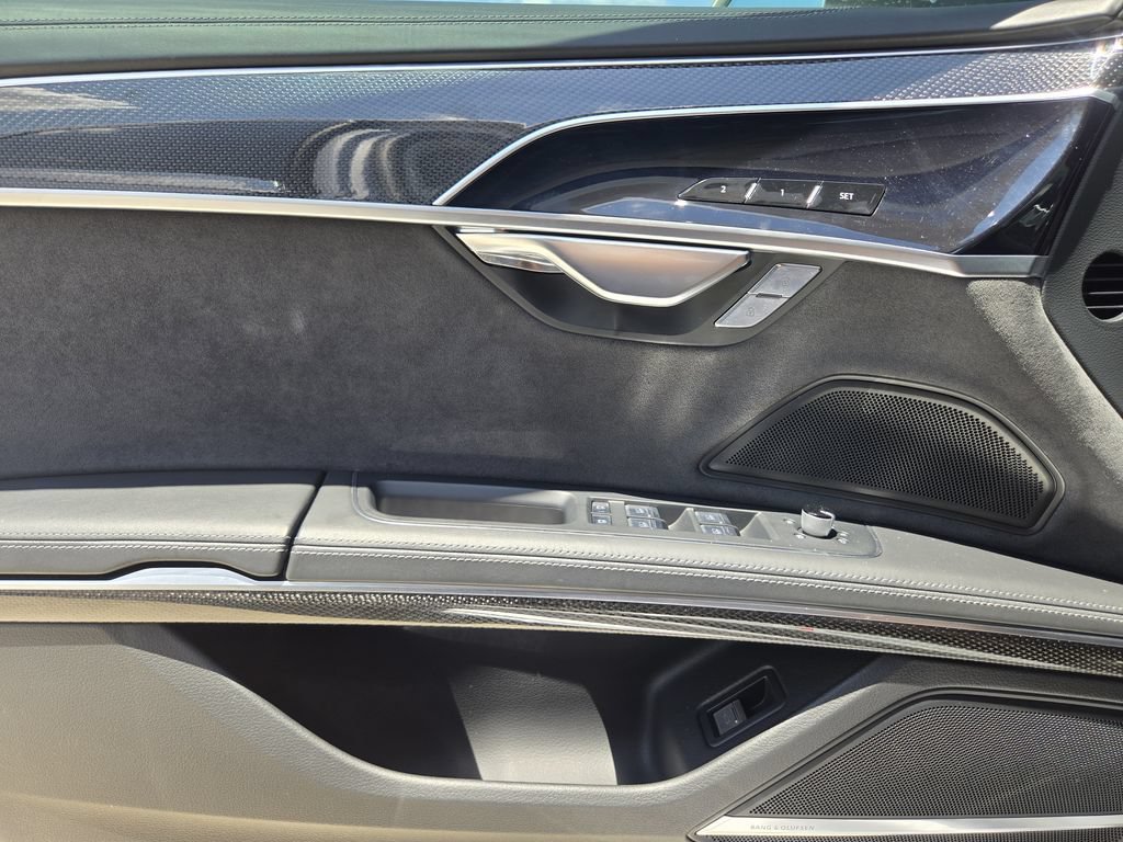 Used 2022 Audi S8 w/ S8 Comfort Plus Package AWD/4WD image 22