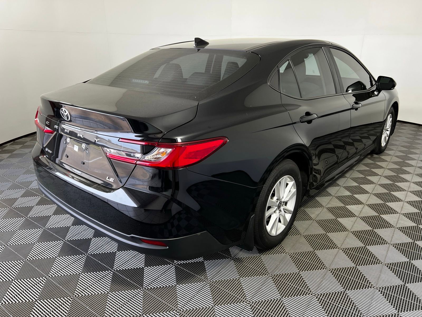 Certified 2025 Toyota Camry LE image 5