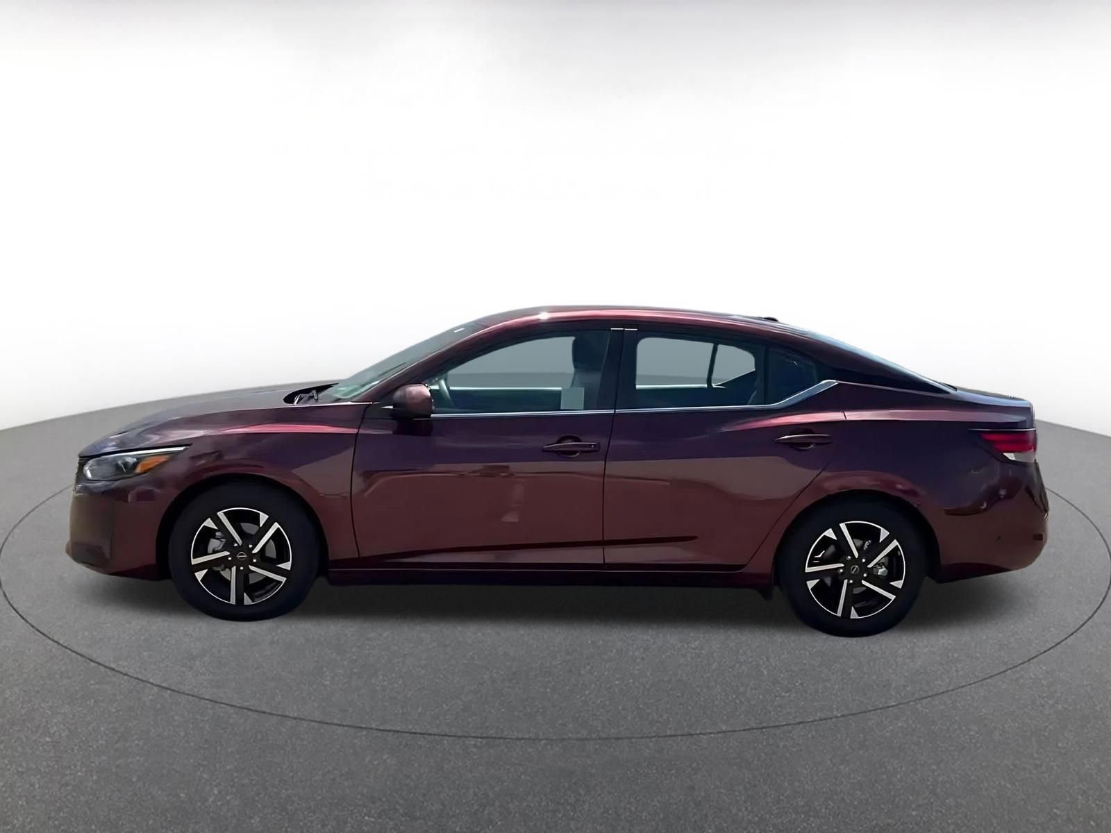 Used 2025 Nissan Sentra SV FWD image 9