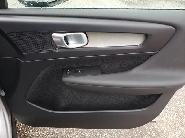 Used 2019 Volvo XC40 T4 Inscription FWD image 22